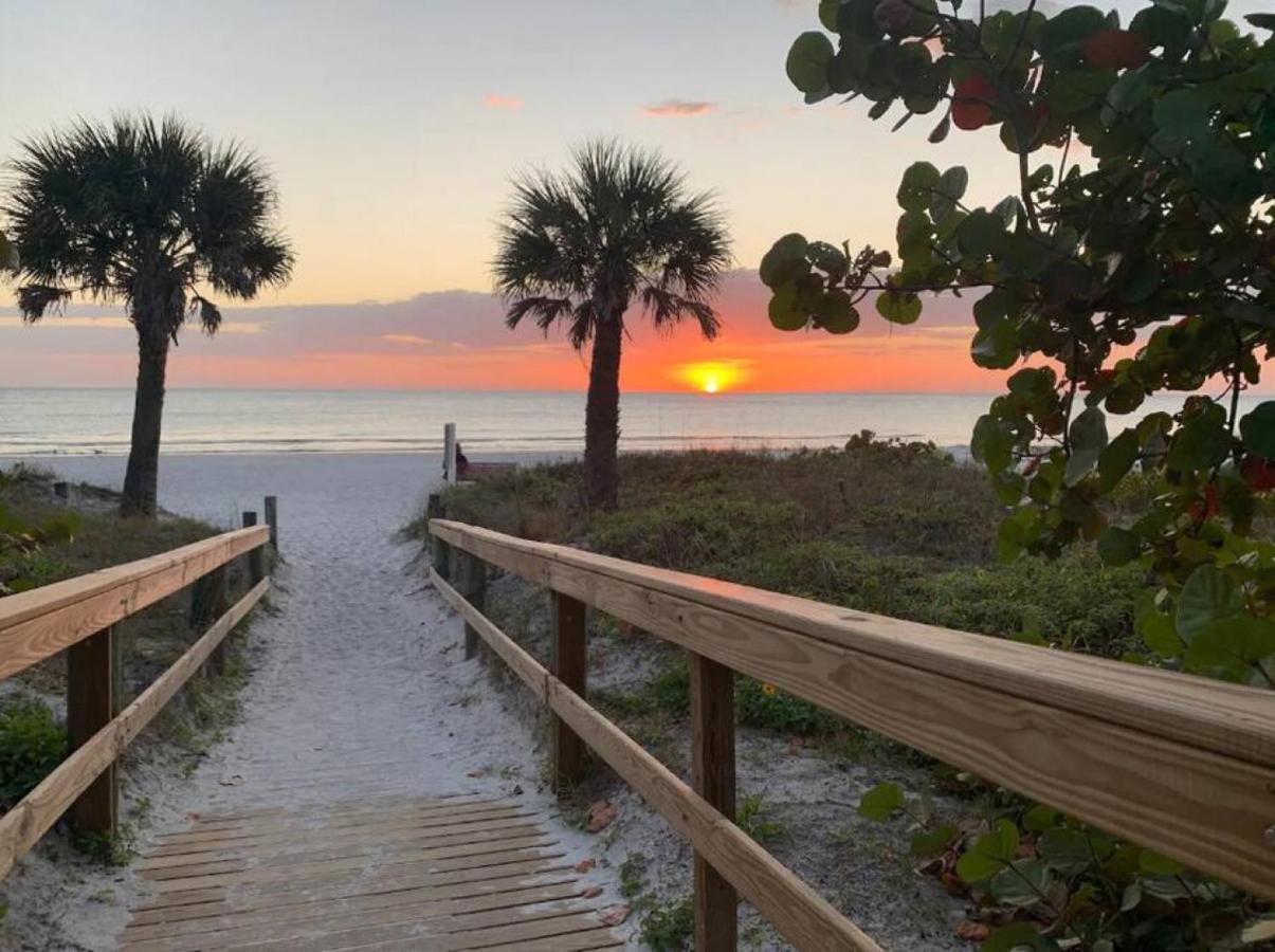 Bay Views From Your Balcony Beach Resort Tampa Buitenkant foto