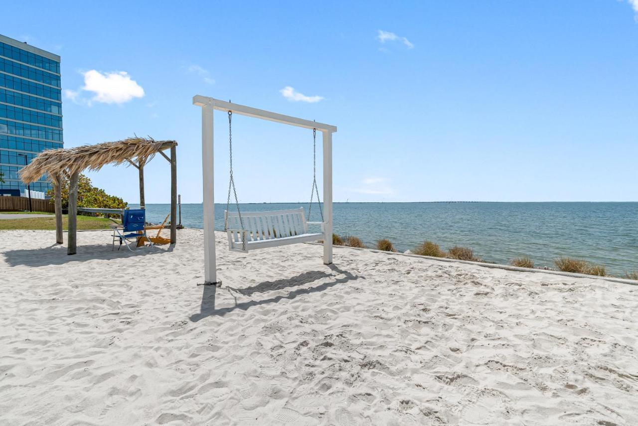 Bay Views From Your Balcony Beach Resort Tampa Buitenkant foto